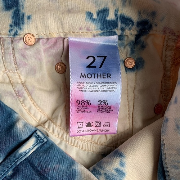 Mother‎ The Looker in Scaramouche - Picture 4 of 6